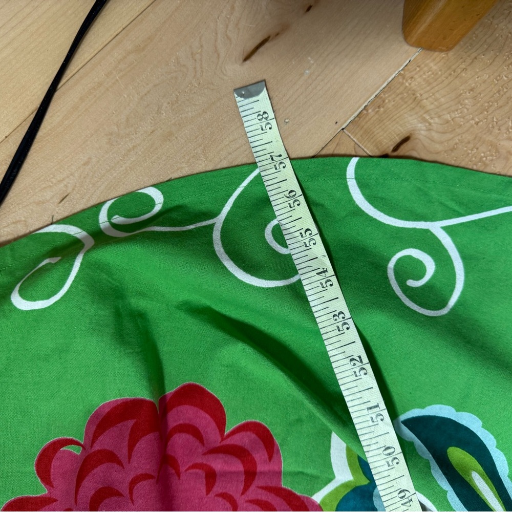 Tag Round Picnic Table Tablecloth - Picture 5 of 5
